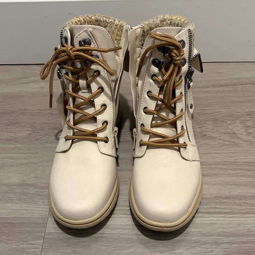 Cliffs By White Mountain NWT Cream Lace Up Boots - Picture 3 of 7